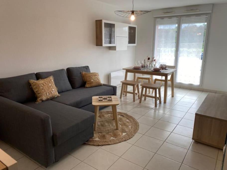 Appartement Mulhouse Grand T2 -  La Fonderie -Parking Gratuit Extérieur photo