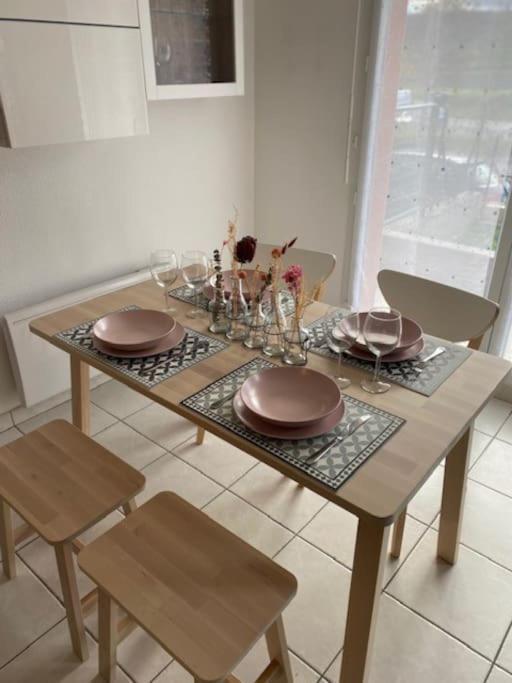 Appartement Mulhouse Grand T2 -  La Fonderie -Parking Gratuit Extérieur photo